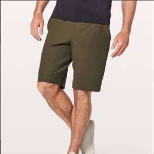 Lululemon Commission Short Relaxed- Size 30